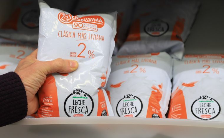 Cayó un 15% el consumo de leche en un año. (Foto: NA)