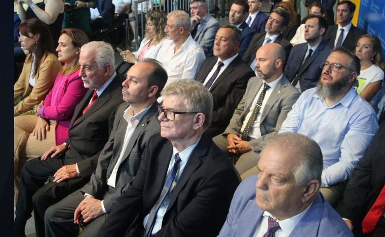 Passerini abrió el periodo de sesiones ordinarias: promesas y críticas a Milei.