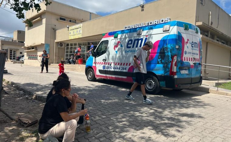 La situación en el Hospital San Roque. (Foto: Daniel Cáceres/Cadena 3)