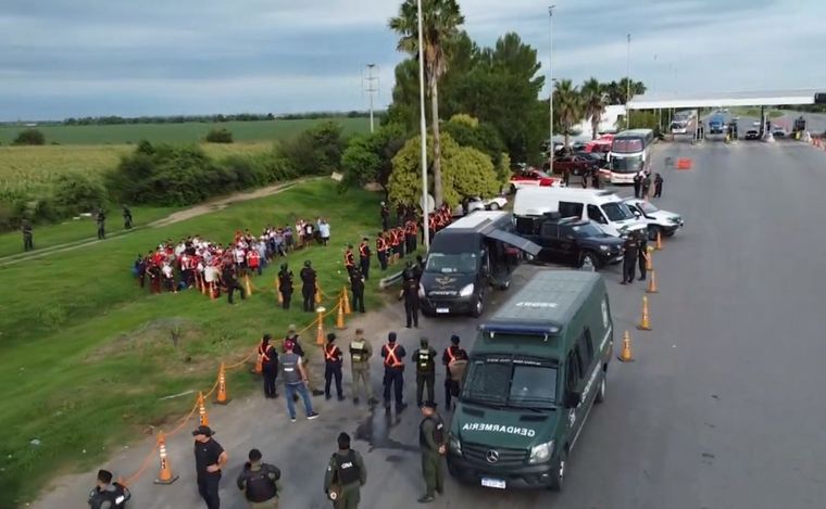 El operativo de seguridad en la previa del duelo Talleres y River. 
