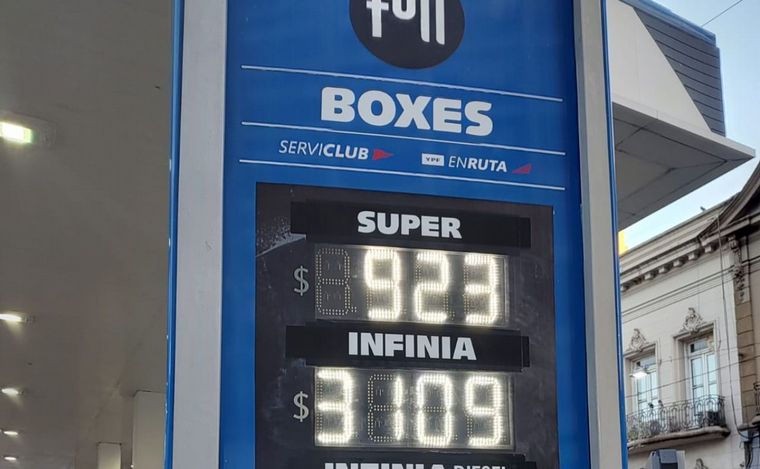 FOTO: La nafta Súper vale 923 pesos en Rosario.