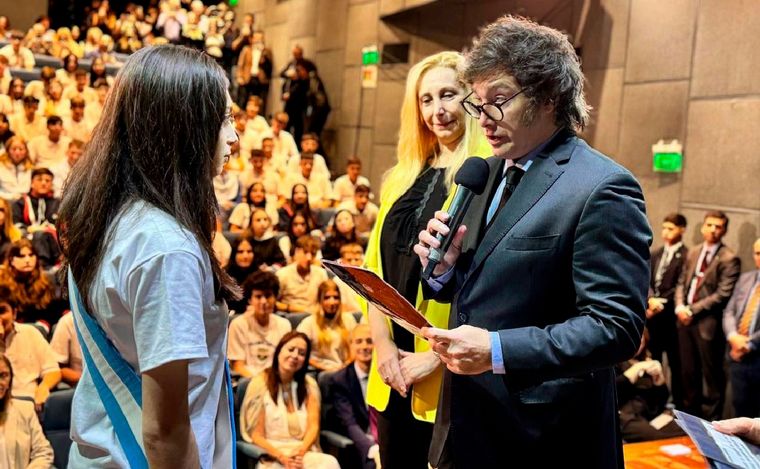 Milei inauguró el ciclo lectivo en el colegio donde estudió. (Foto: NA)