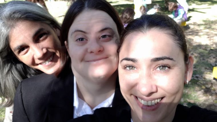 Candela Mathieu y sus compañeras de trabajo en el Museo Caraffa