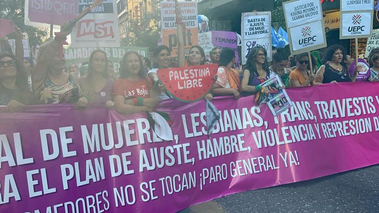 Marcharon en el país por el Día Internacional de la Mujer