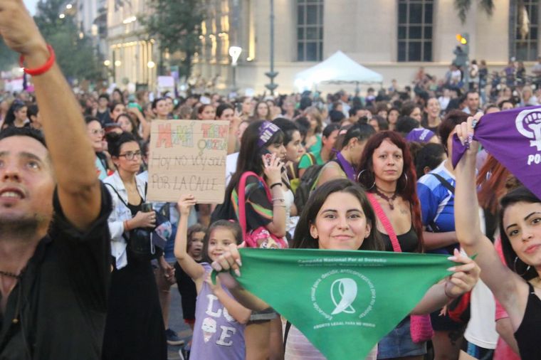 Marcharon en el país por el Día Internacional de la Mujer
