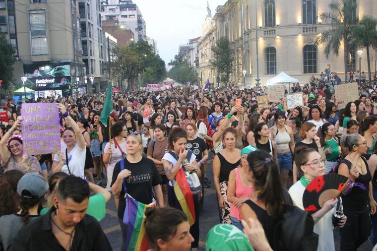 Marcharon en el país por el Día Internacional de la Mujer