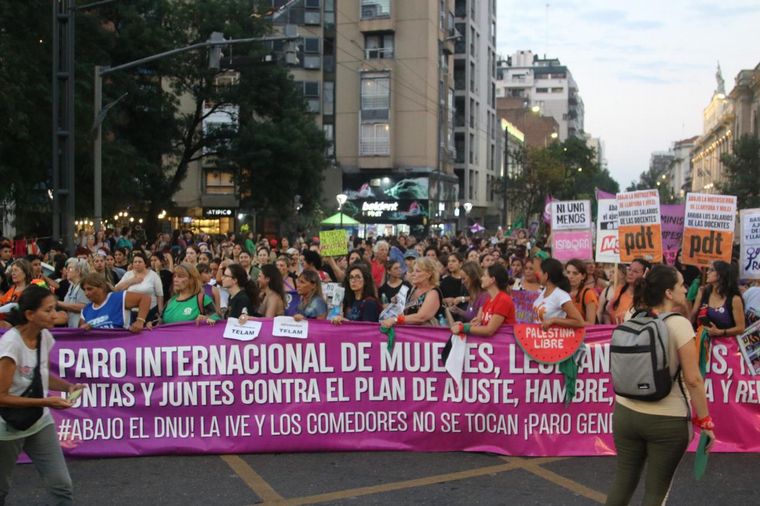 Marcharon en el país por el Día Internacional de la Mujer
