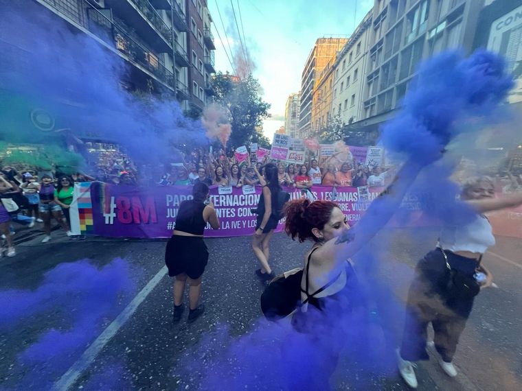 Marcharon en el país por el Día Internacional de la Mujer