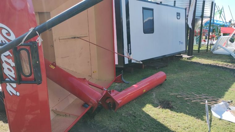 Fuerte temporal en San Nicolás, produjo daños en la Expoagro