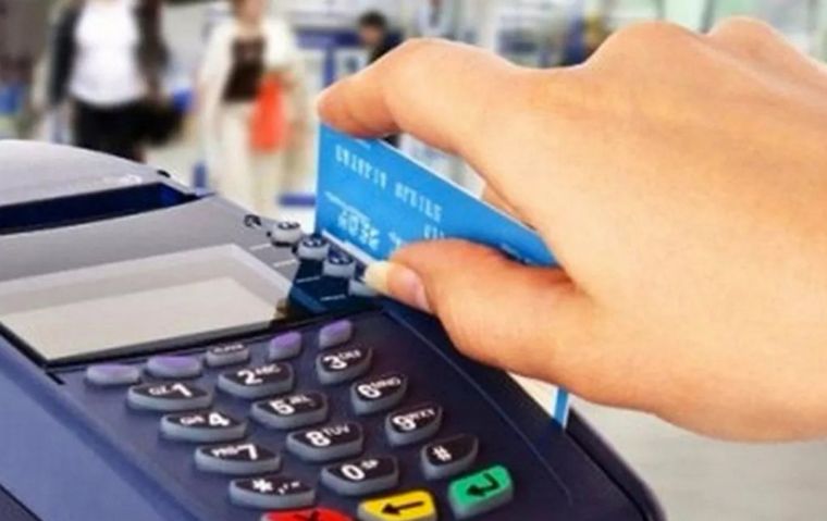 Posnet a la mesa: cambio en la forma de pago que se impulsa para evitar fraudes