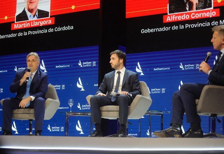 FOTO: Martín Llaryora invitó a invertir en el país y aseguró que saldrá adelante