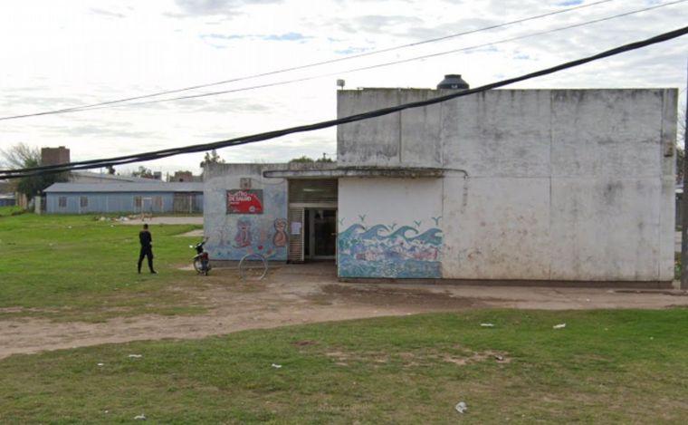 Denuncian que un hombre entró armado al Centro de Salud Libertad.