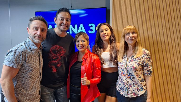 El elenco de El Barbero de Sevilla deleitó antes de la ópera en Córdoba