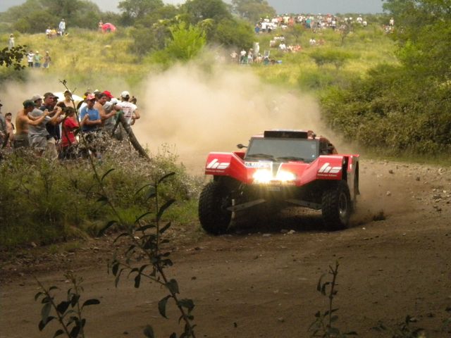 Trepando (Hugo Rezzano)