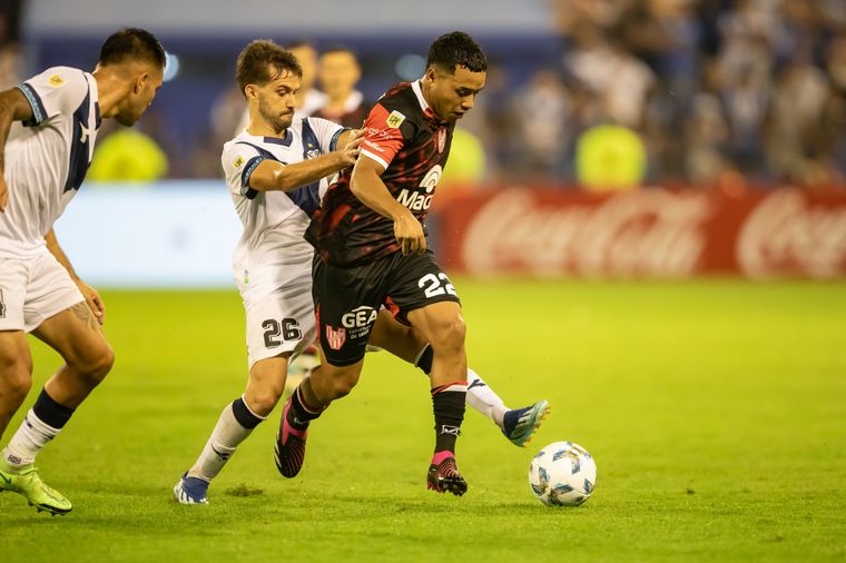 Instituto no pudo con Vélez en Liniers y dejó pasar una chance clave. (Foto: IACC)
