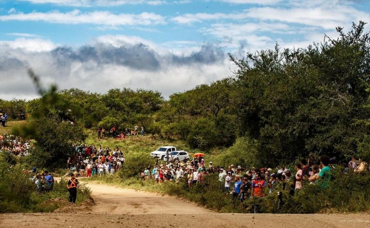 El público cordobés colmó los tramos en Calamuchita