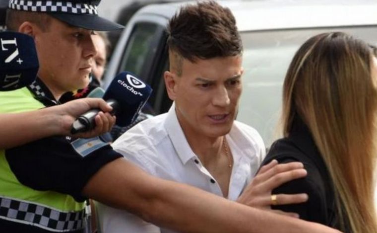 Sosa en sede judicial acompañado por su esposa (Foto: La Gaceta)