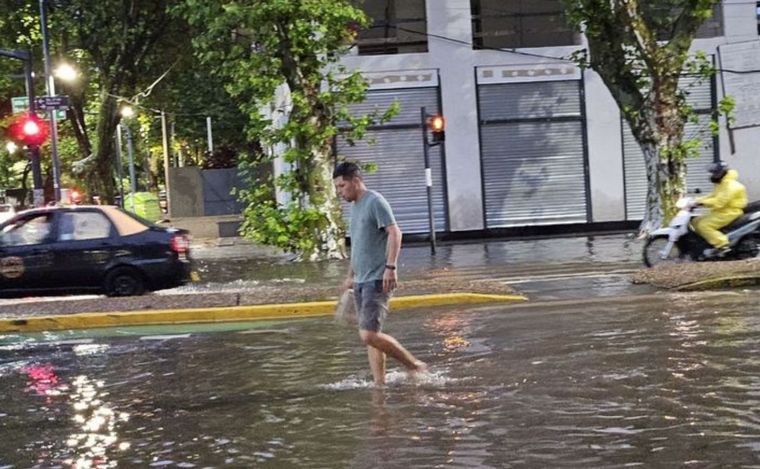 FOTO: Calles inundadas tras las intensas lluvias.
