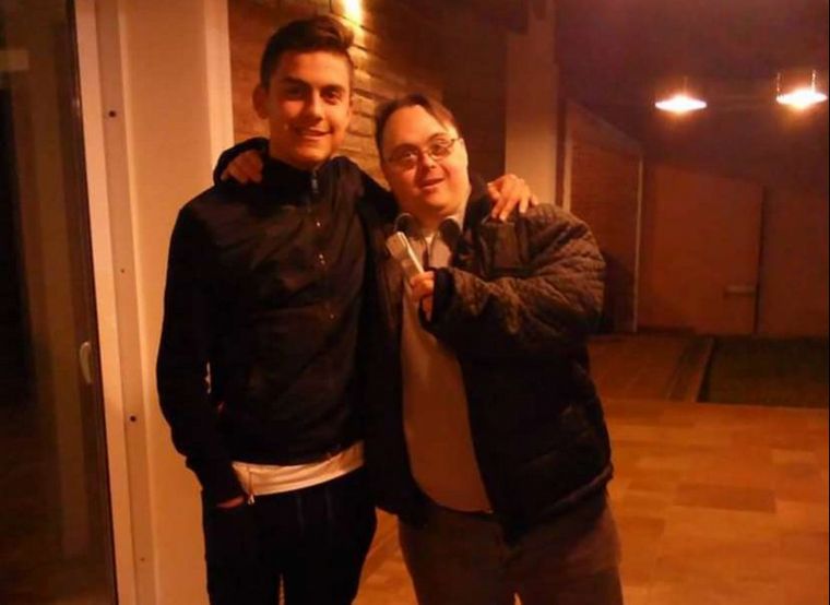 Mariano Zorrilla, junto a Paulo Dybala.