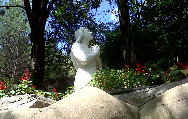 AUDIO: La gruta de la Virgen de Lourdes un lugar para visitar en Alta Gracia (Informe de Cristian Moreschi) 