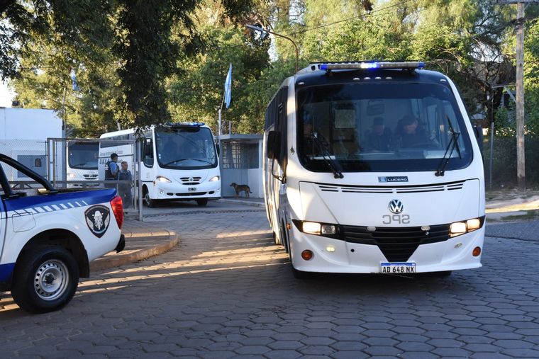 Trasladan presos de la UCA a Bouwer