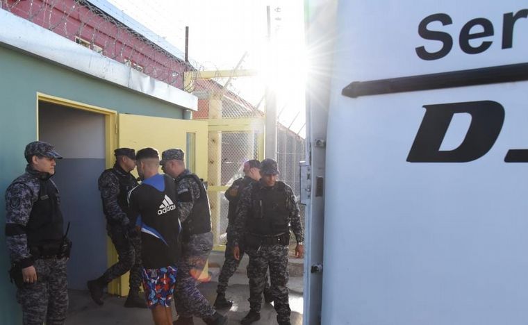 Trasladan presos de la UCA a Bouwer