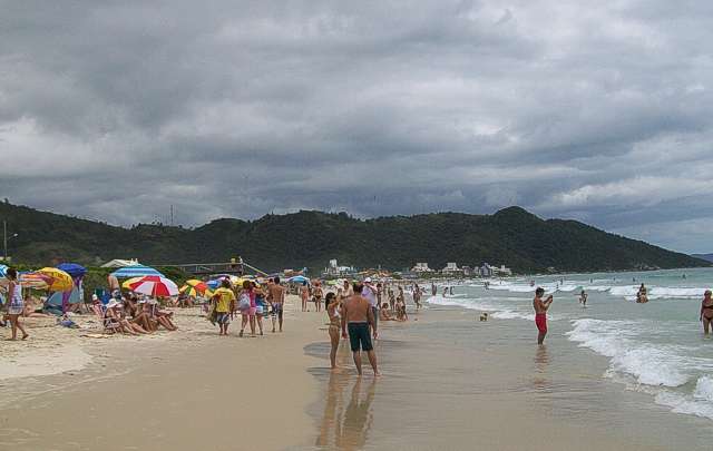 Orlandinho en Palmas do Arvoredo con un look muy particular.