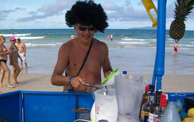 Orlandinho en Palmas do Arvoredo con un look muy particular.