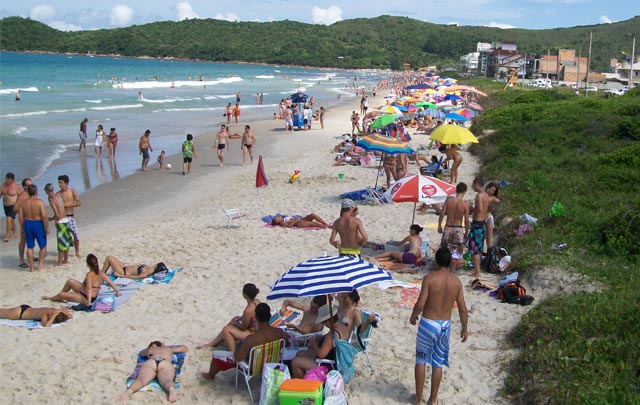 Palmas do Arvoredo, una playa de aguas cristalinas y de exuberante vegetación 