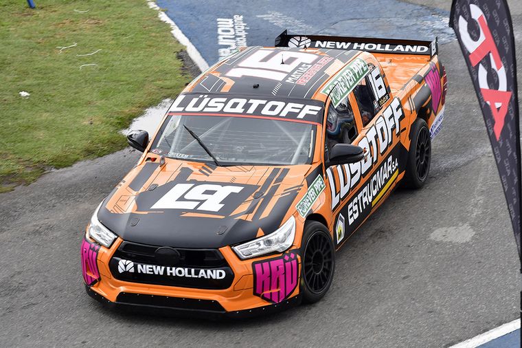 FOTO: Matías Rodriguez con Hilux ganó la serie (2°)  mas rápida en La Plata