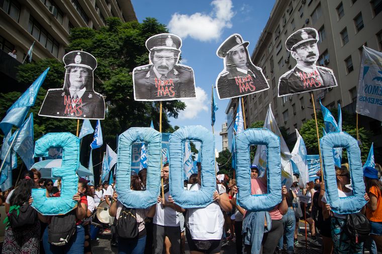 FOTO: Organismos de DD.HH marchan por el Día de la Memoria en todo el país