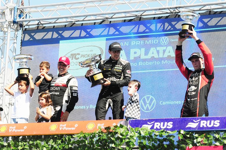FOTO: Mazzacane (2°), Rodriguez (1°) y Plazzo (3°) el podio de La Plata.