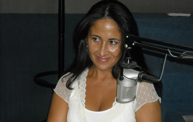 La escritora llenó el estudio de <b>Cadena 3</b> de sensualidad e historias de amor. 