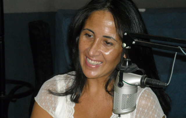 La escritora llenó el estudio de <b>Cadena 3</b> de sensualidad e historias de amor. 