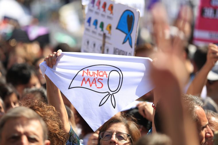 FOTO: Gran movilización por el Día de la Memoria en Plaza de Mayo.