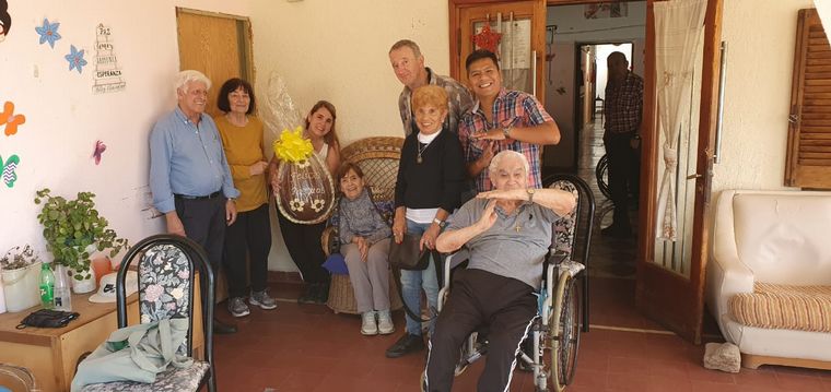 Capilla Vieja llenó de alegría a instituciones que hacen el bien a los demás
