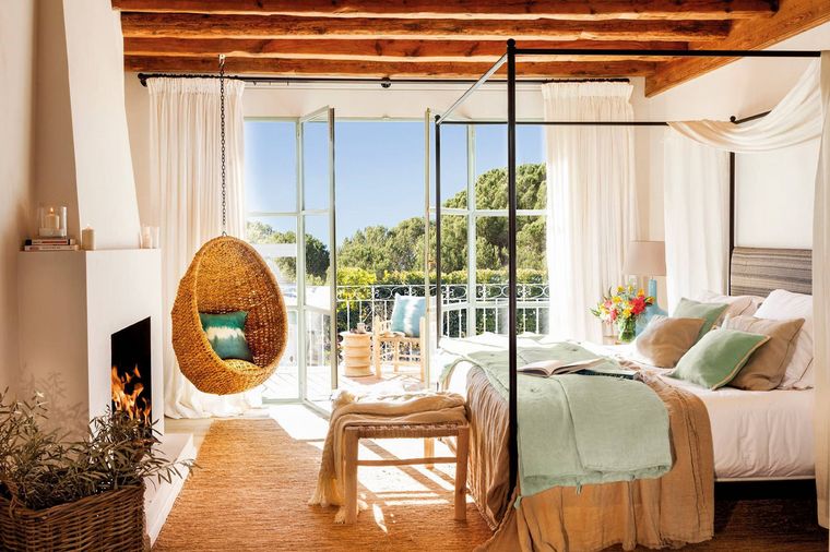 Tras unos años de destierro, el dosel vuelve pisando fuerte al dormitorio. Pinterest.