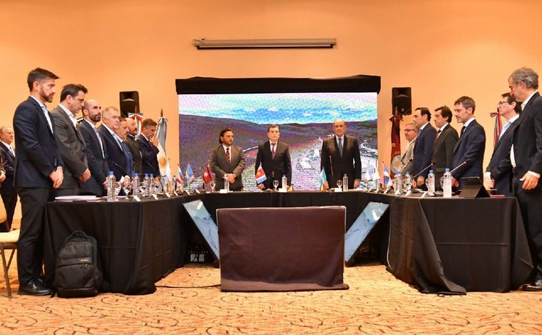 Guillermo Francos se reunió con gobernadores del NOA y NEA. (Foto: GAFrancosOk)