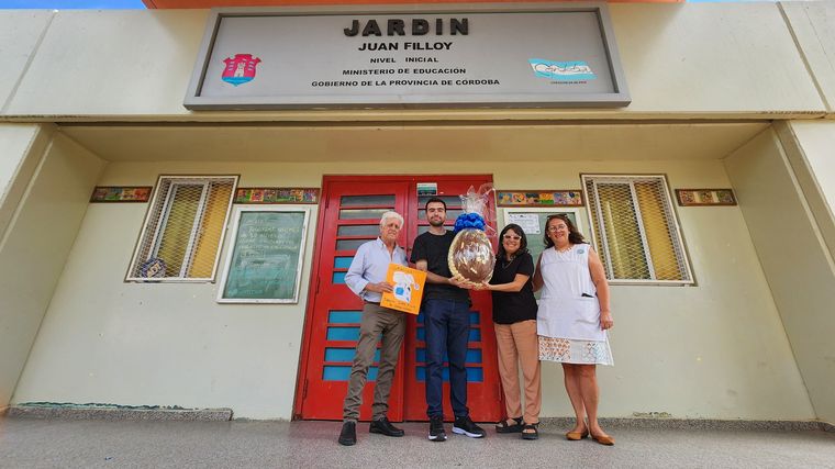 Capilla Vieja entregó los 3 huevos de Pascua