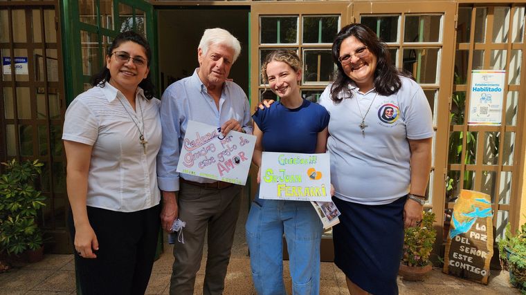 Capilla Vieja entregó los 3 huevos de Pascua
