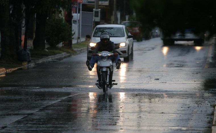 FOTO: El paso de la tormenta en Córdoba. (Foto: Daniel Cáceres/Cadena 3)
