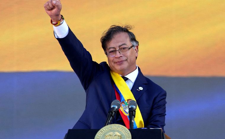 Javier Milei llamó “ignorante” a López Obrador y “terrorista” a Petro