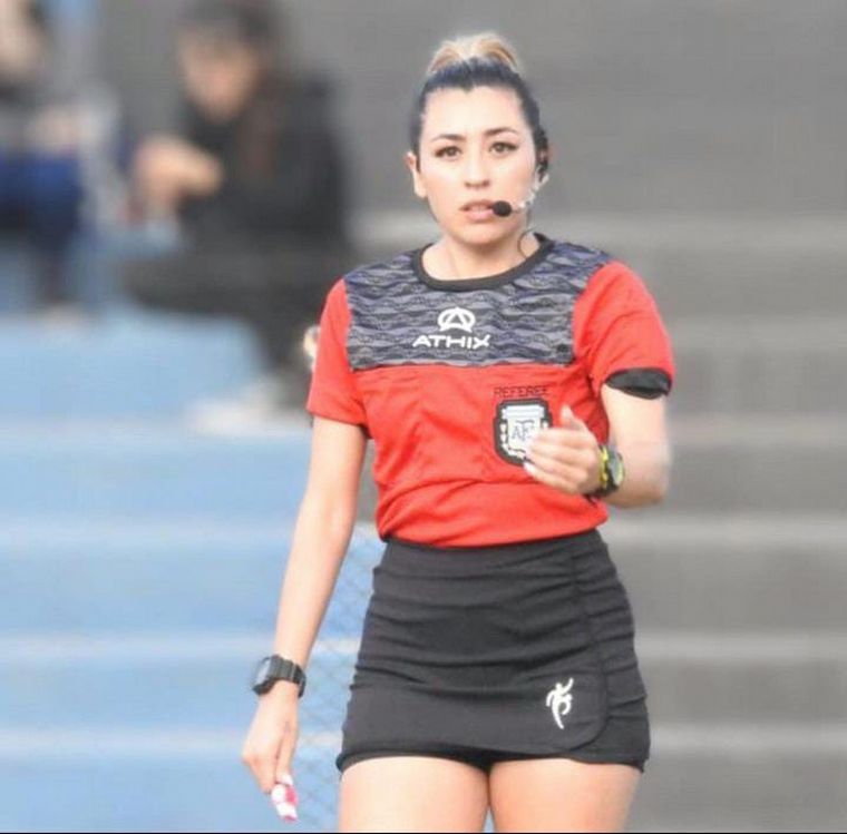 FOTO: Dalma Pérez, la primera mujer árbitro de Córdoba en llegar a la AFA
