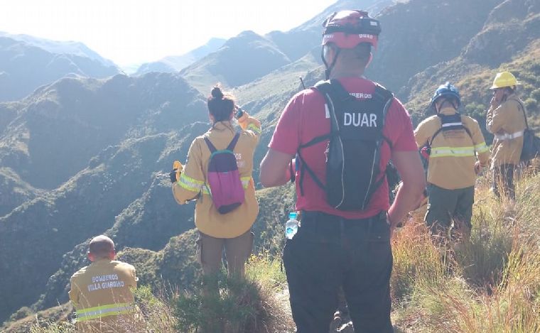 FOTO: Rescataron a los turistas perdidos en el Cerro Uritorco. (Foto: Policía de Córdoba)
