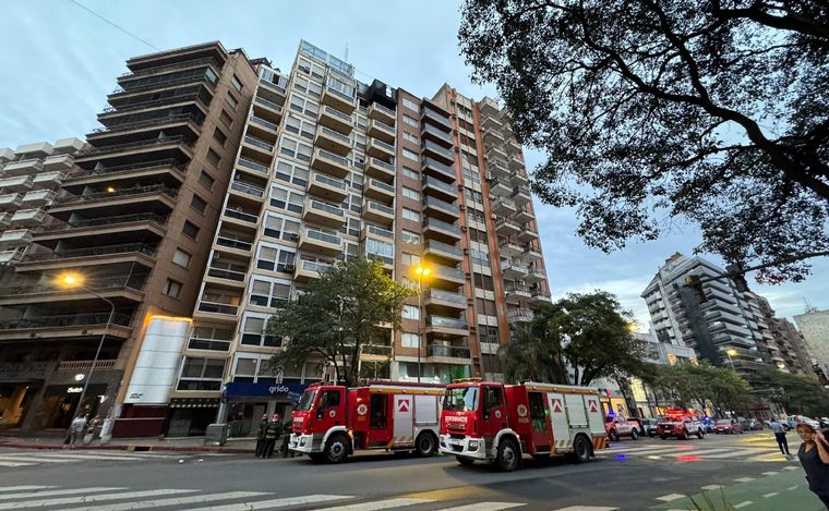 El incendio fue en el piso 12. (Foto: Octavio Liberali Guereschi/Cadena 3)
