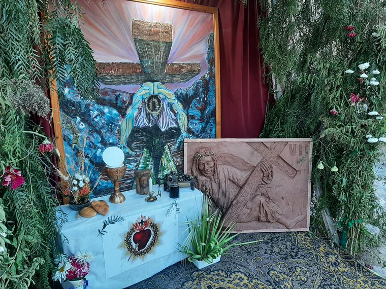 En el Viernes Santo se realizó el Vía Crucis en diferentes iglesias del país