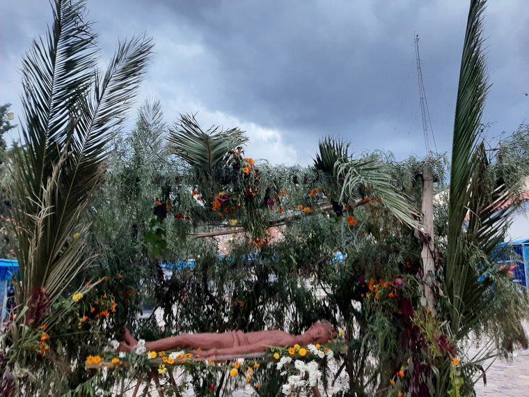 En el Viernes Santo se realizó el Vía Crucis en diferentes iglesias del país