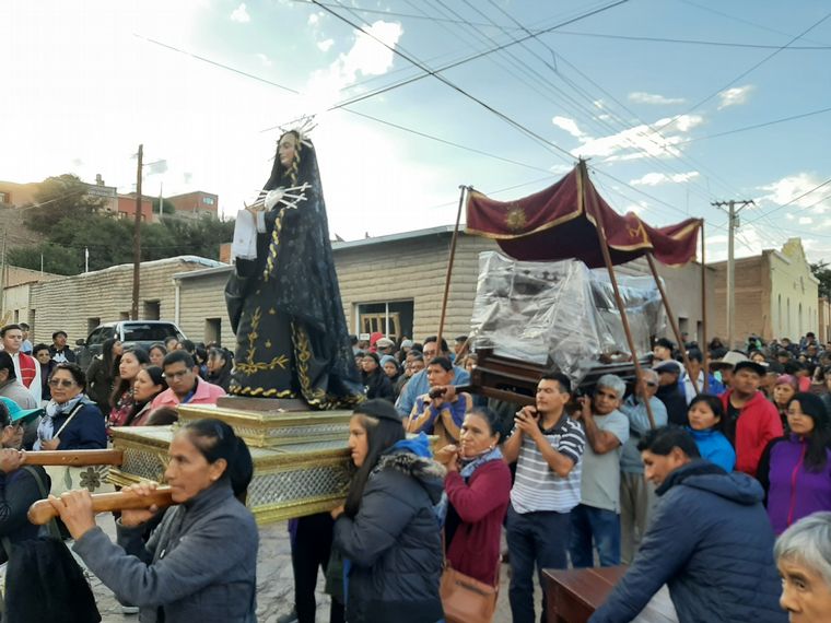 FOTO: En el Viernes Santo se realizó el Vía Crucis en diferentes iglesias del país
