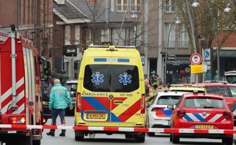 FOTO: Operativo en Países Bajos por una toma de rehenes en la ciudad de Ede. (Foto: EFE)