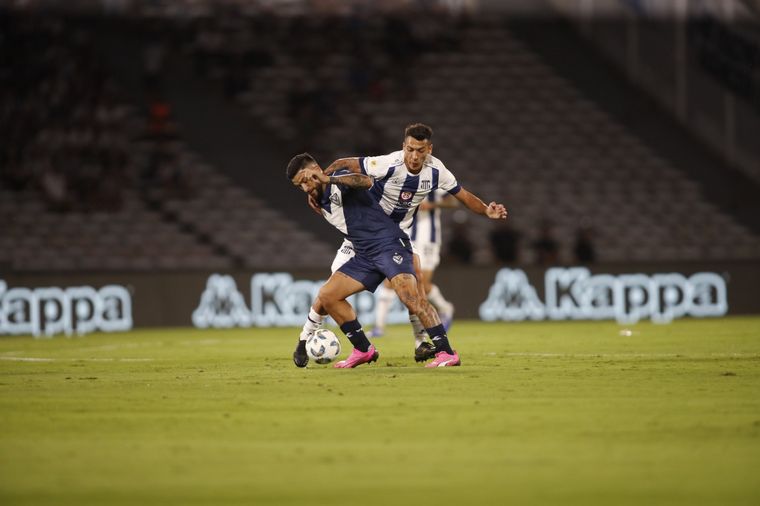 FOTO: Talleres se quedó con un duelo clave ante Vélez en el Kempes.